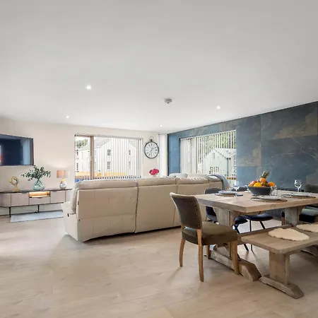 Robins Nest Apartment