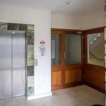 Robins Nest Apartment *